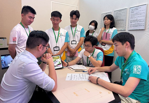 「303行動」調查員體驗活動